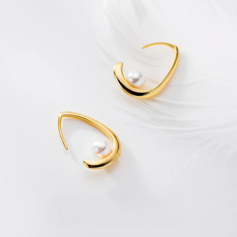 Aurora Loop Pearl Earrings