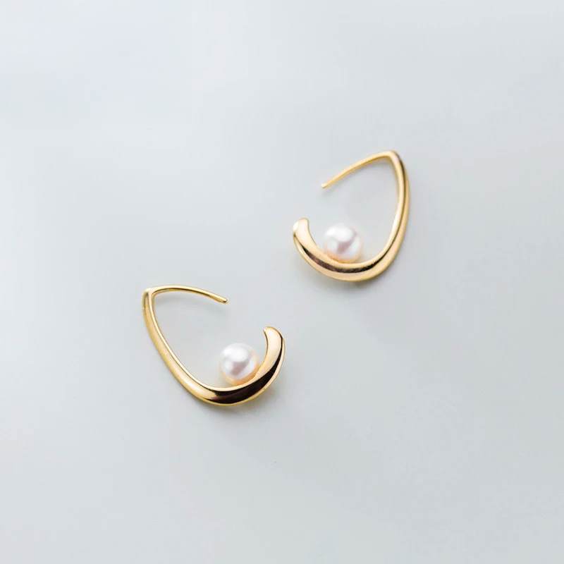Aurora Loop Pearl Earrings