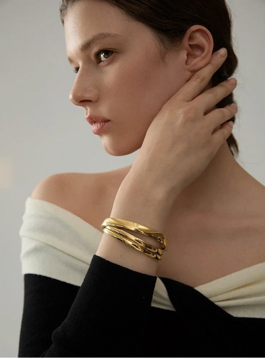 Sculpted Curve Bangle