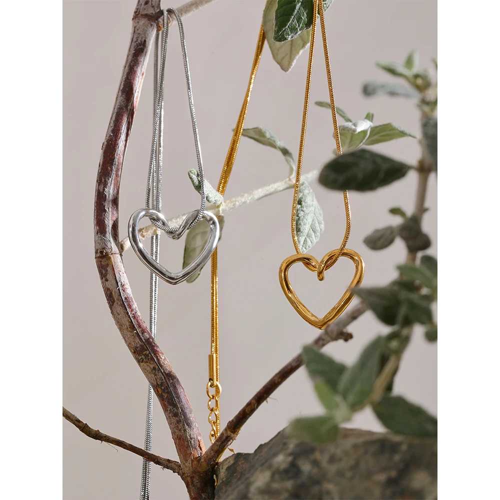 Sculpted Heart Pendant Necklace