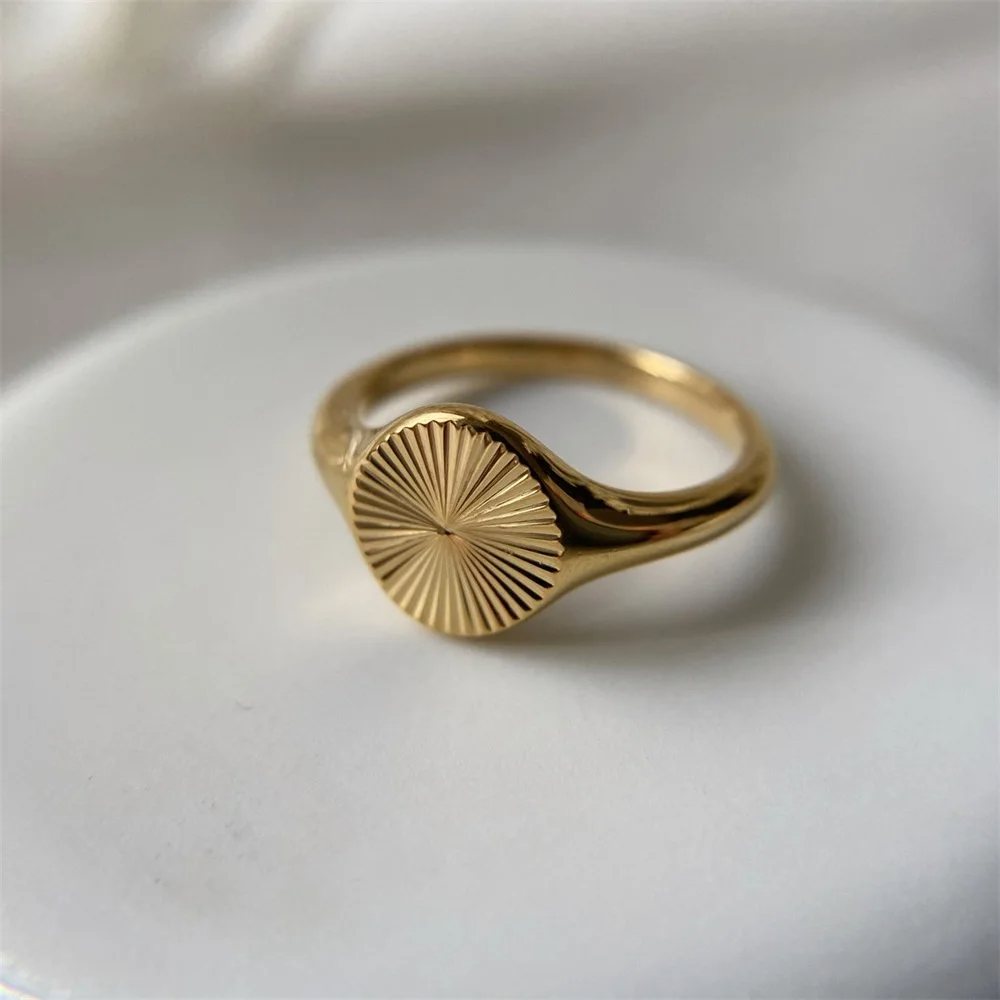 Golden Radiance Sunburst Ring
