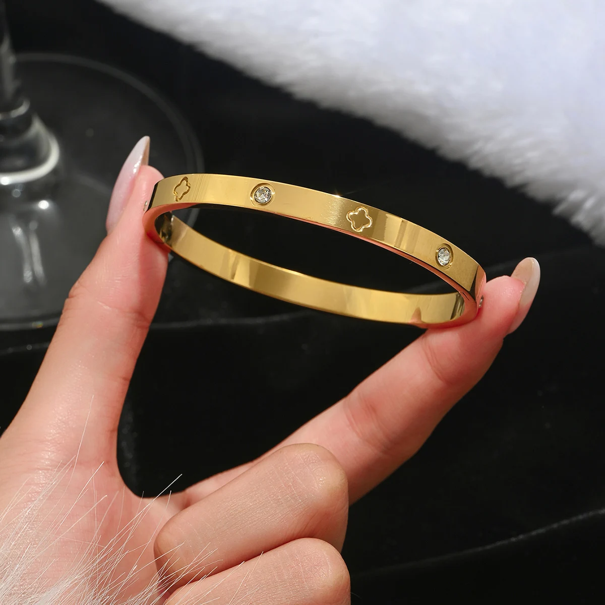 Golden Radiance Bangle Set