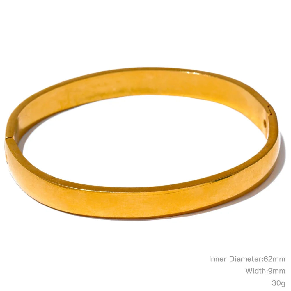 Sculpted Curve Bangle