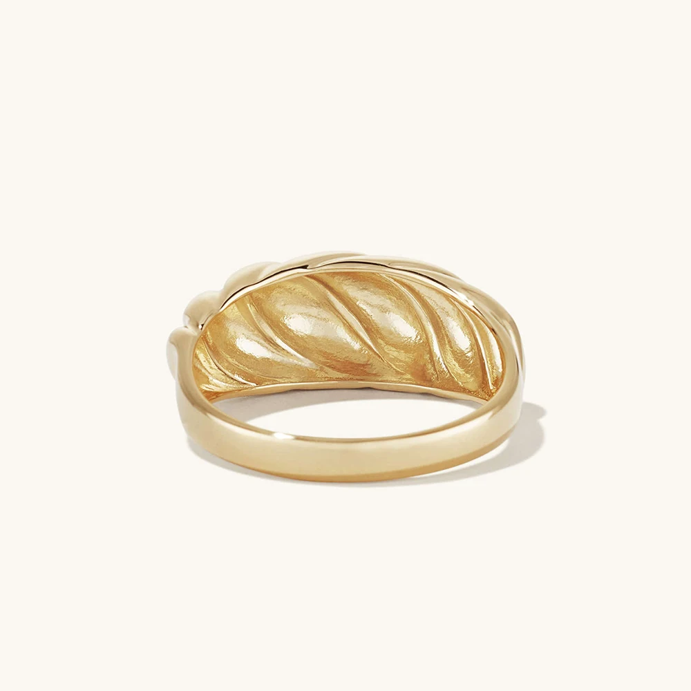 Ribbon Twist Band Ring